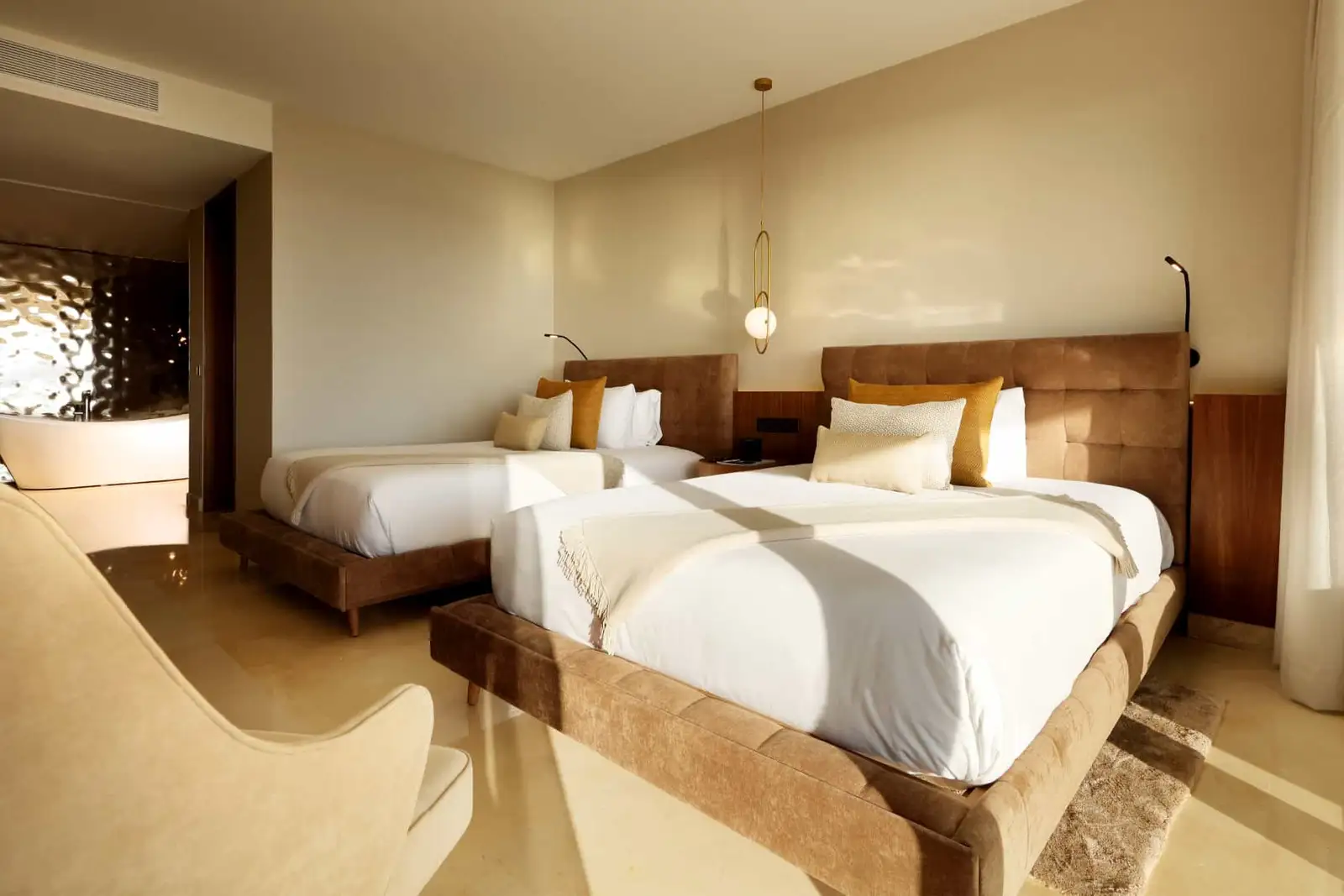 TRS-Coral-Hotel-Signature-Suite-Beachfront-Panoramic-Ocean-View10