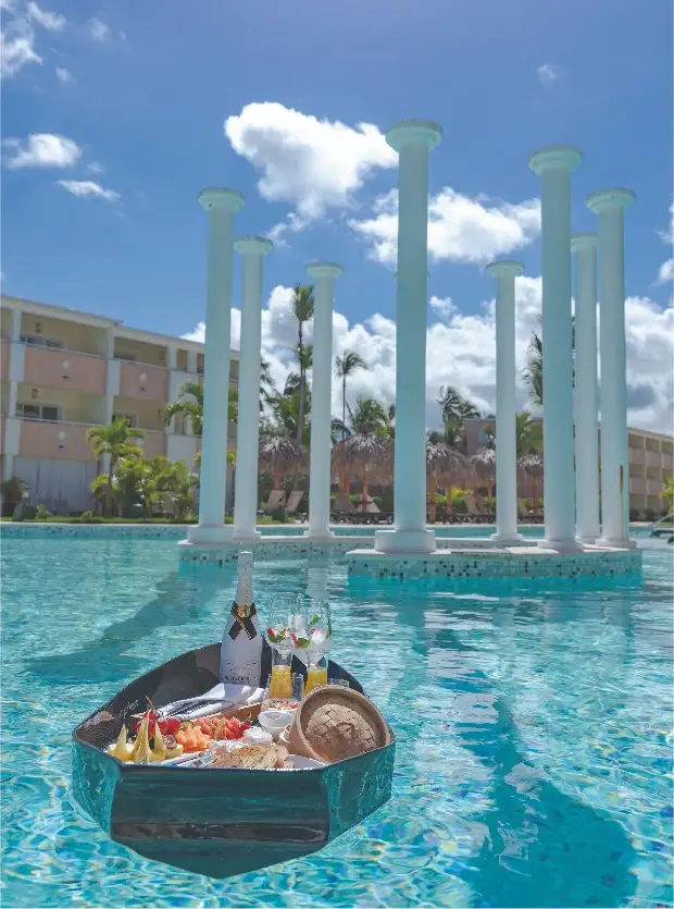 Grand Palladium Punta Cana  Resort y SPA Experiences Desayuno Flotante