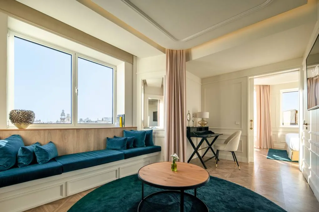 Only-YOU-Hotel-Valencia_Junior_Suite_Premium_01