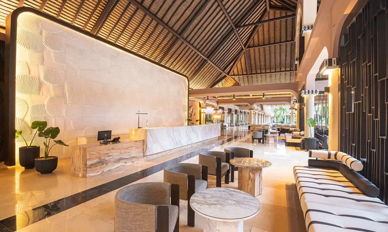 grand-palladium-riviera-maya-colonial-lobby-5.jpg