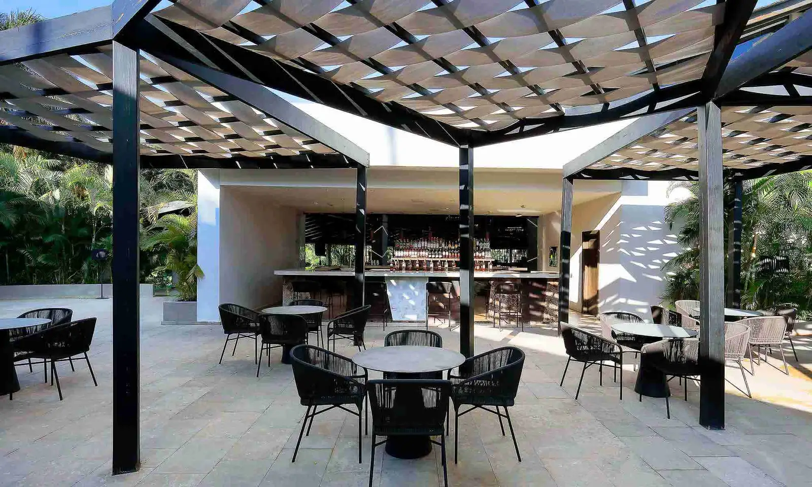 Grand-Palladium-Punta-Cana-BAR-LOBBY-GUAYACAN-1