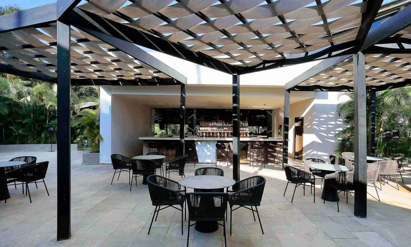 Grand-Palladium-Punta-Cana-BAR-LOBBY-GUAYACAN-1