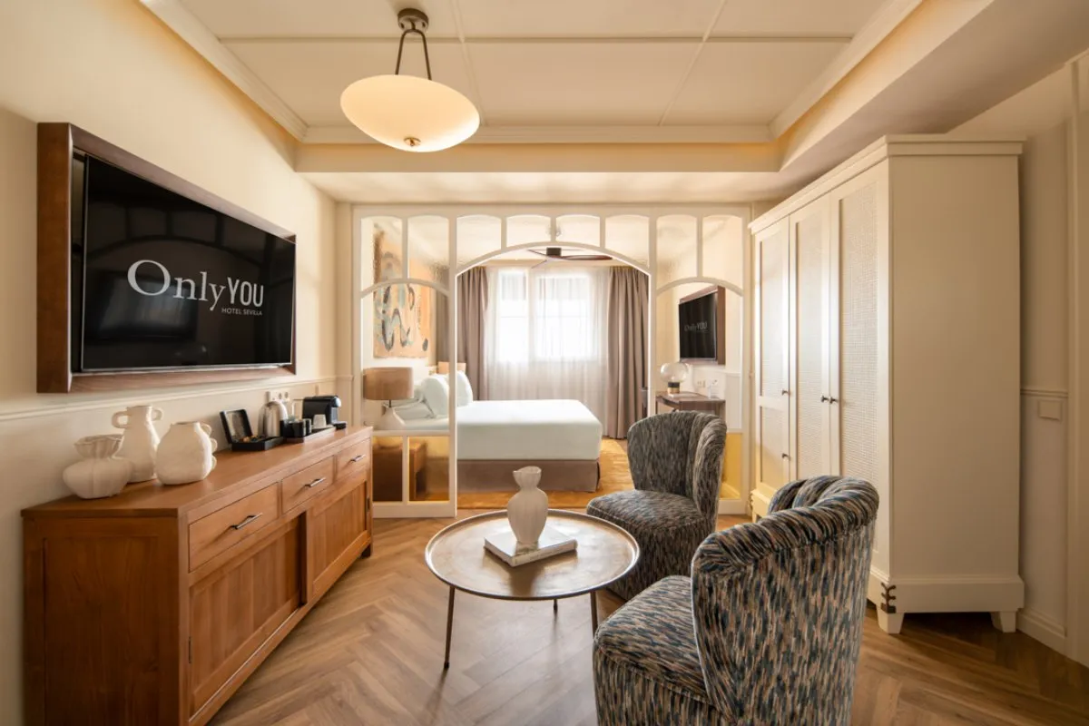 only-you-hotel-sevilla_junior_suite.jpg