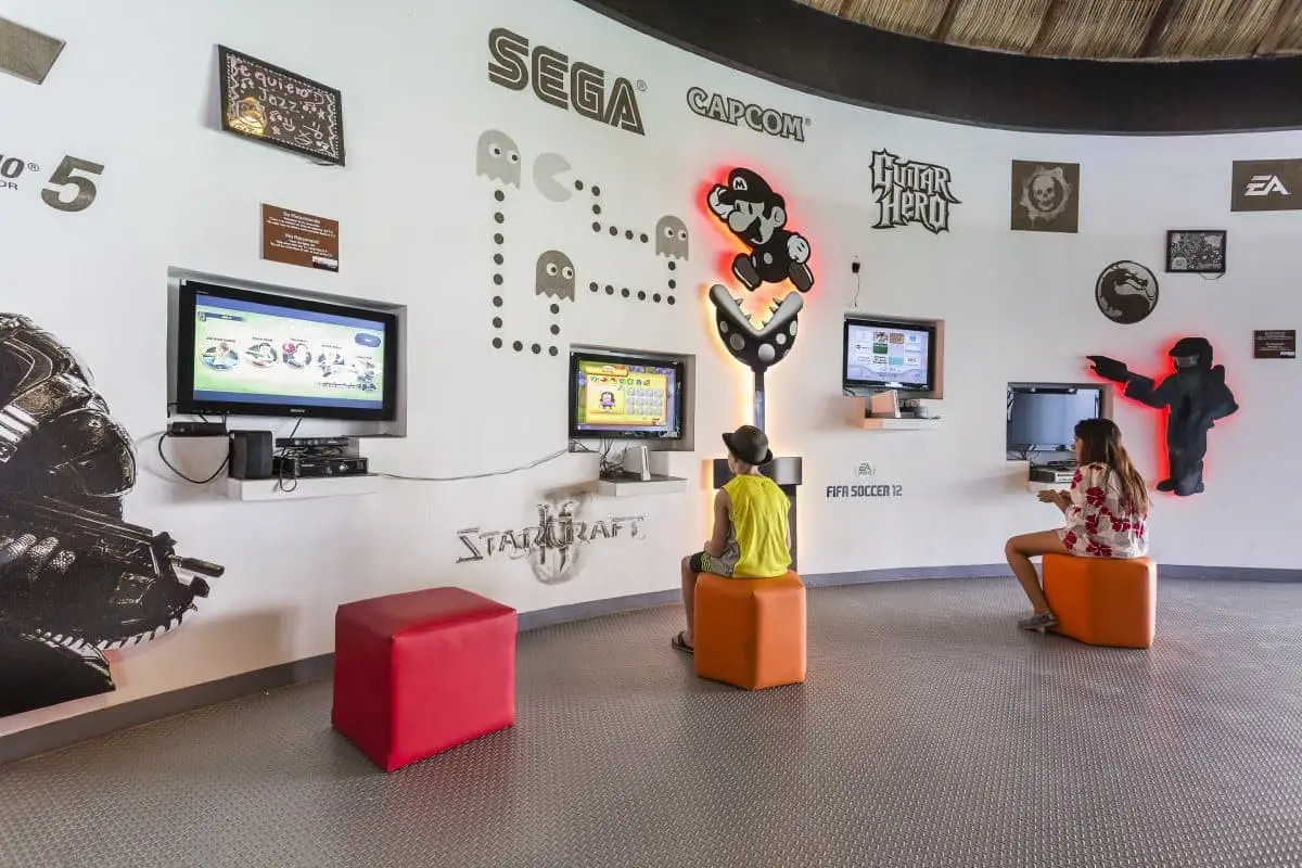 grand-palladium-vallarta-resort-spa-teens-club-1