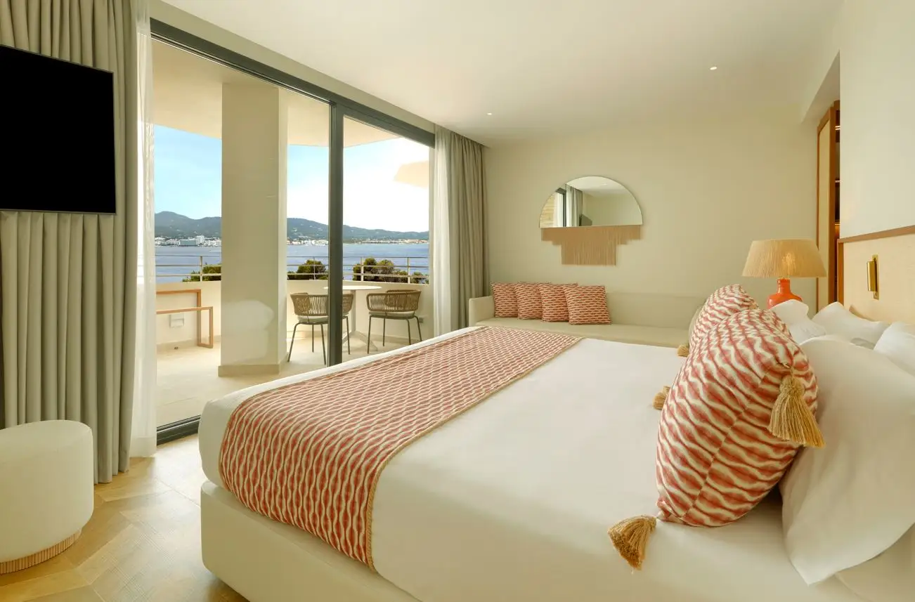 trs-ibiza-junior-suite-sea-view-02.jpg