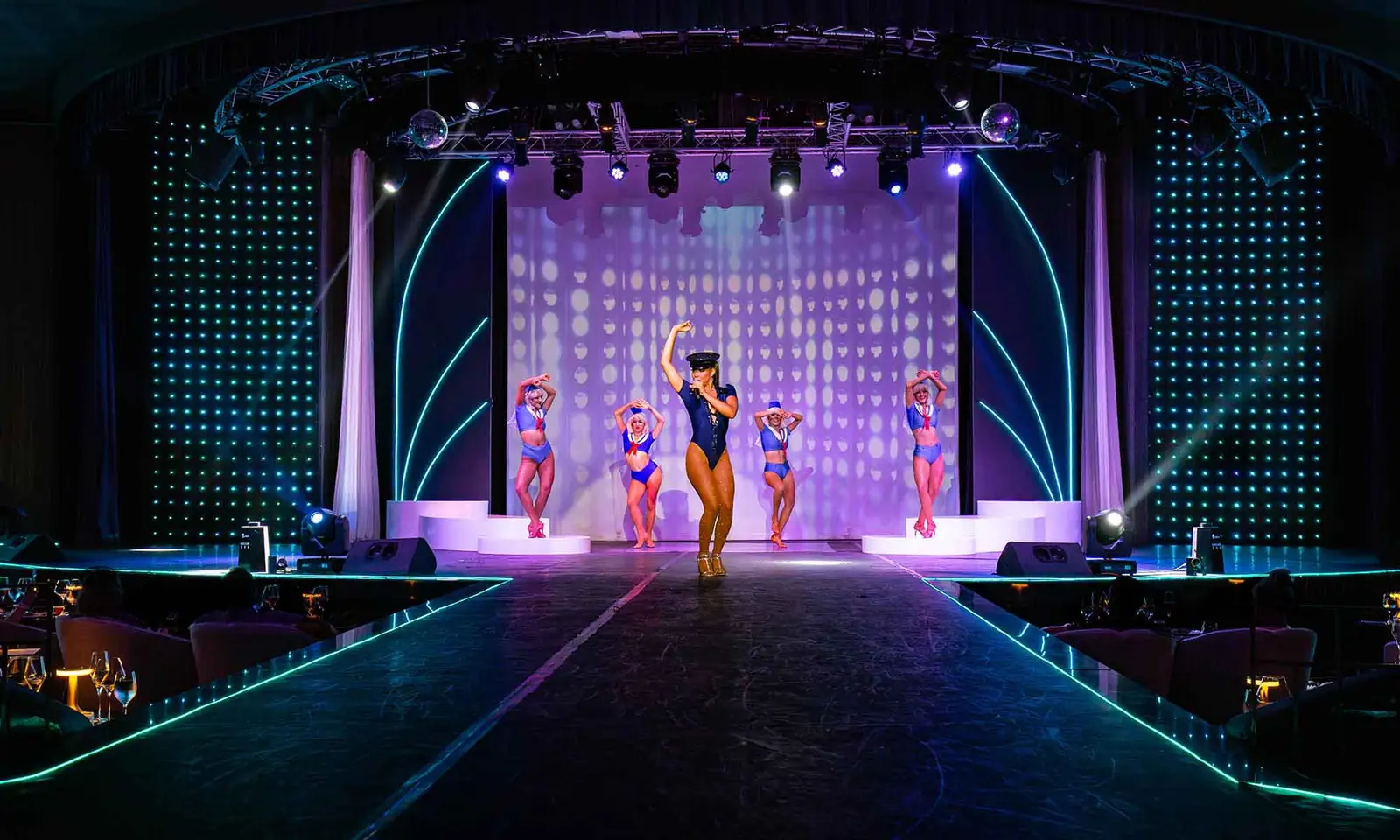 Grand Palladium Riviera Maya Restaurante Show Chic Cabaret