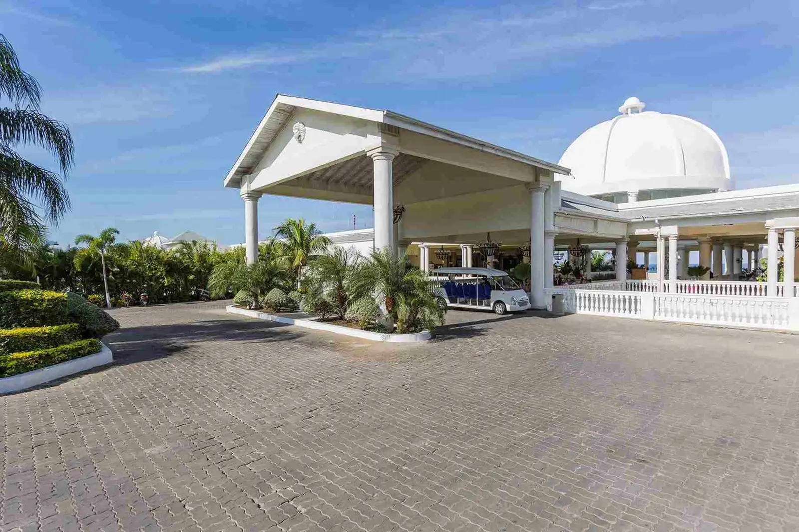 Grand Palladium Jamaica Resort Spa_entrada al hotel