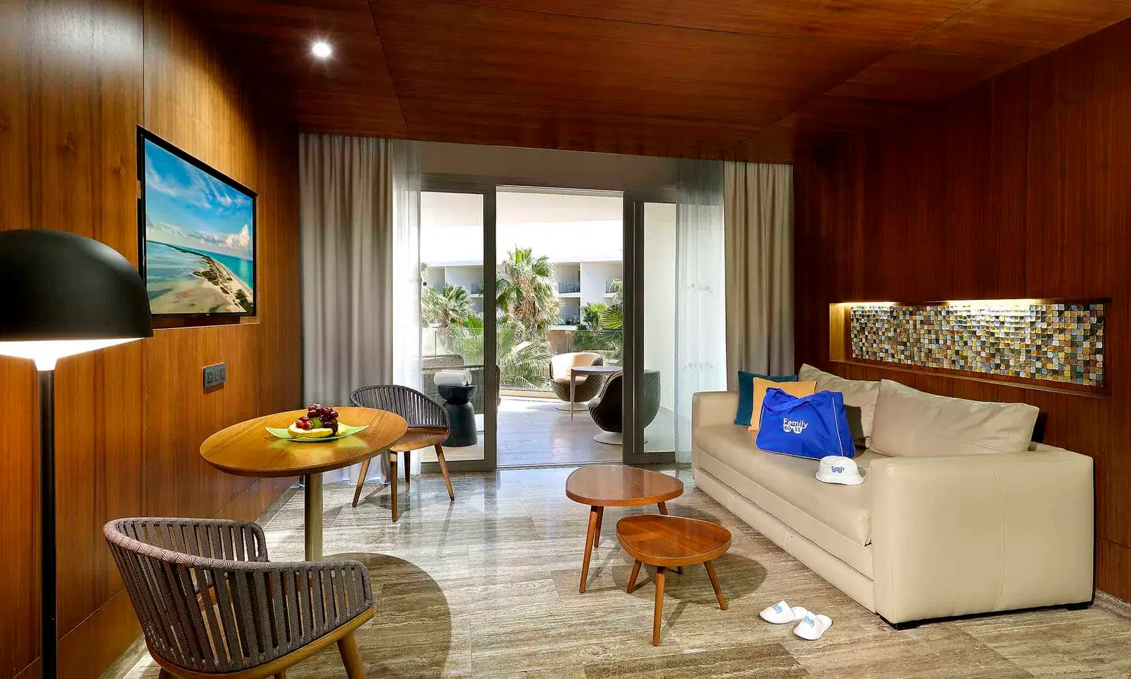 Family-Selection-Grand-Palladium-Costa-Mujeres-loft-suite-jacuzzi-terrace-vista-exterior-3