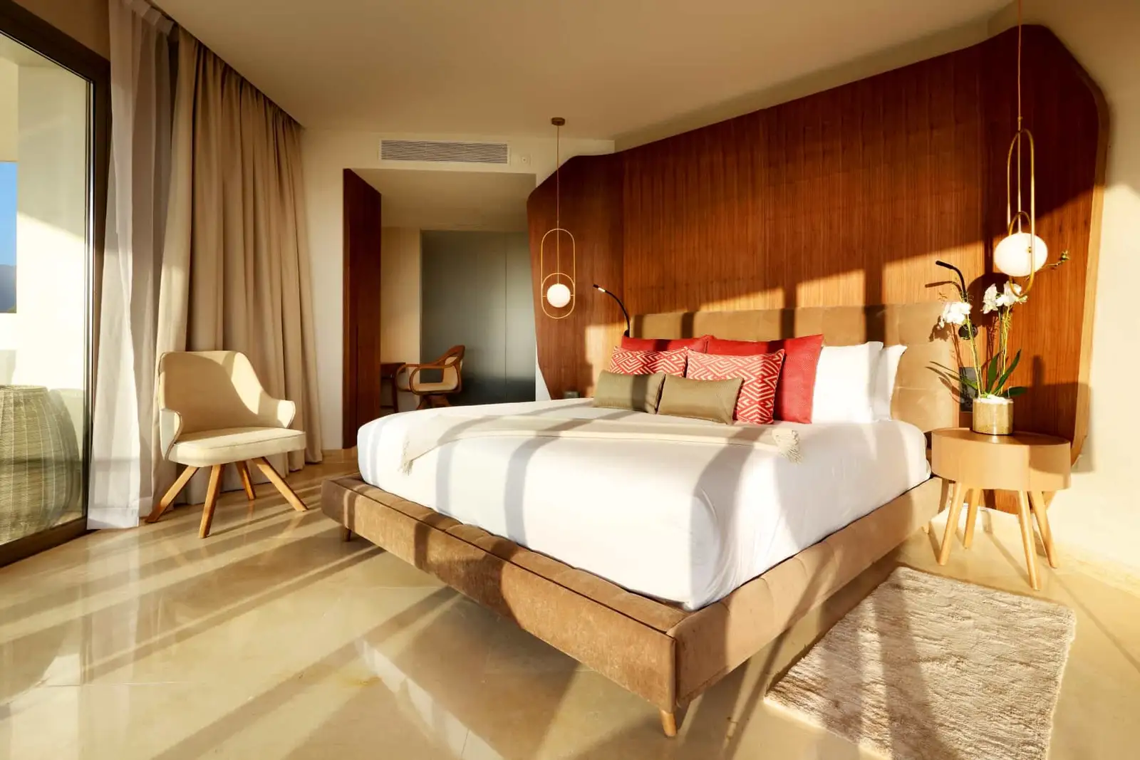 TRS-Coral-Hotel-Signature-Suite-Beachfront-Panoramic-Ocean-View4