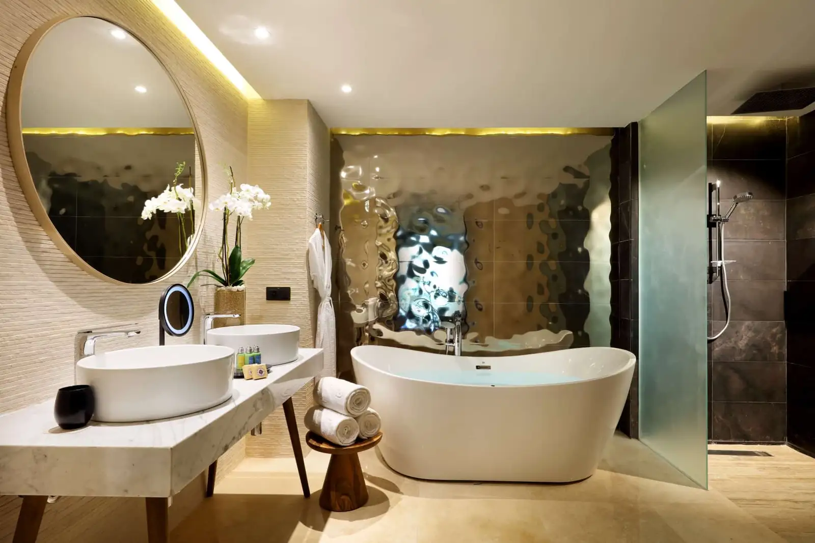 TRS-Coral-Hotel-Signature-Suite-Swim-up-Beachfront-Panoramic-Ocean-View5