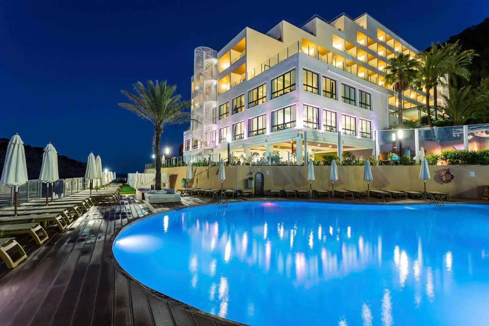 Palladium-Hotel-Cala-LLonga-piscina-noche