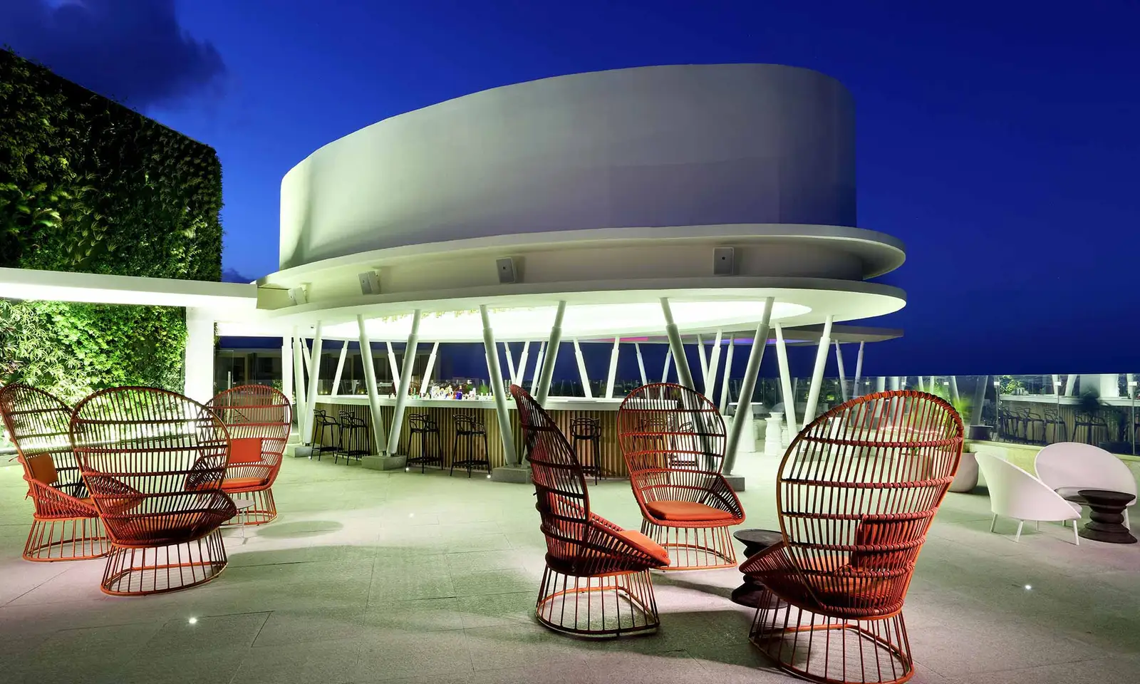 costa-mujeres-trs-coral-gravity-skybar