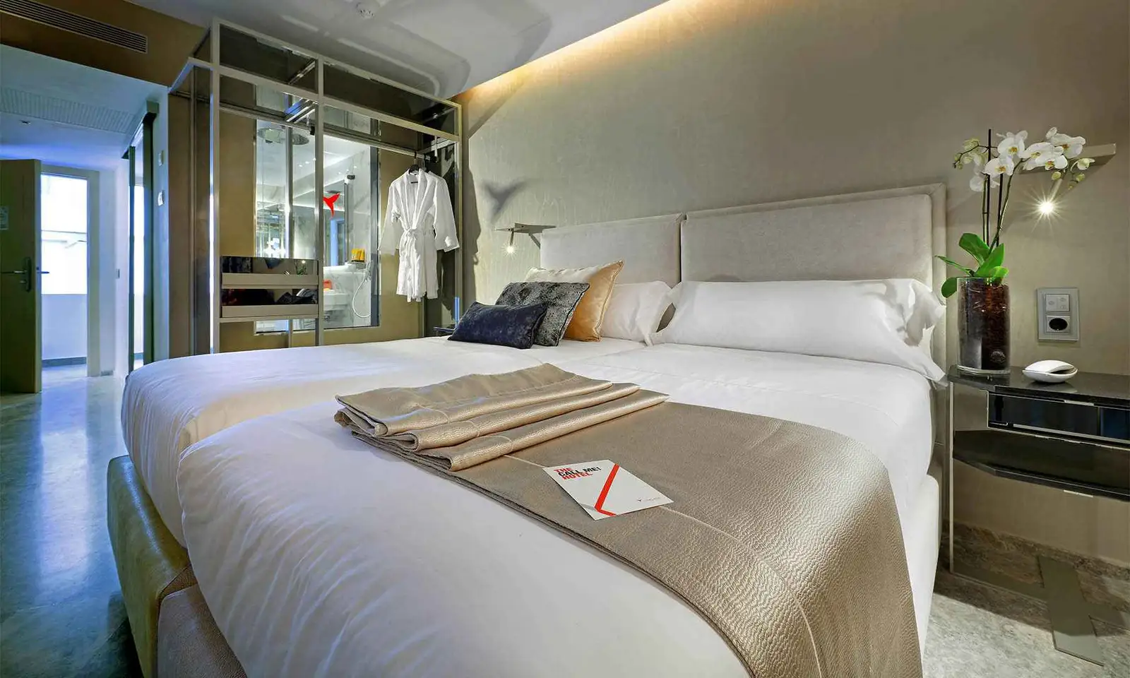 ushuaia-ibiza-beach-hotel-superior-party-view3