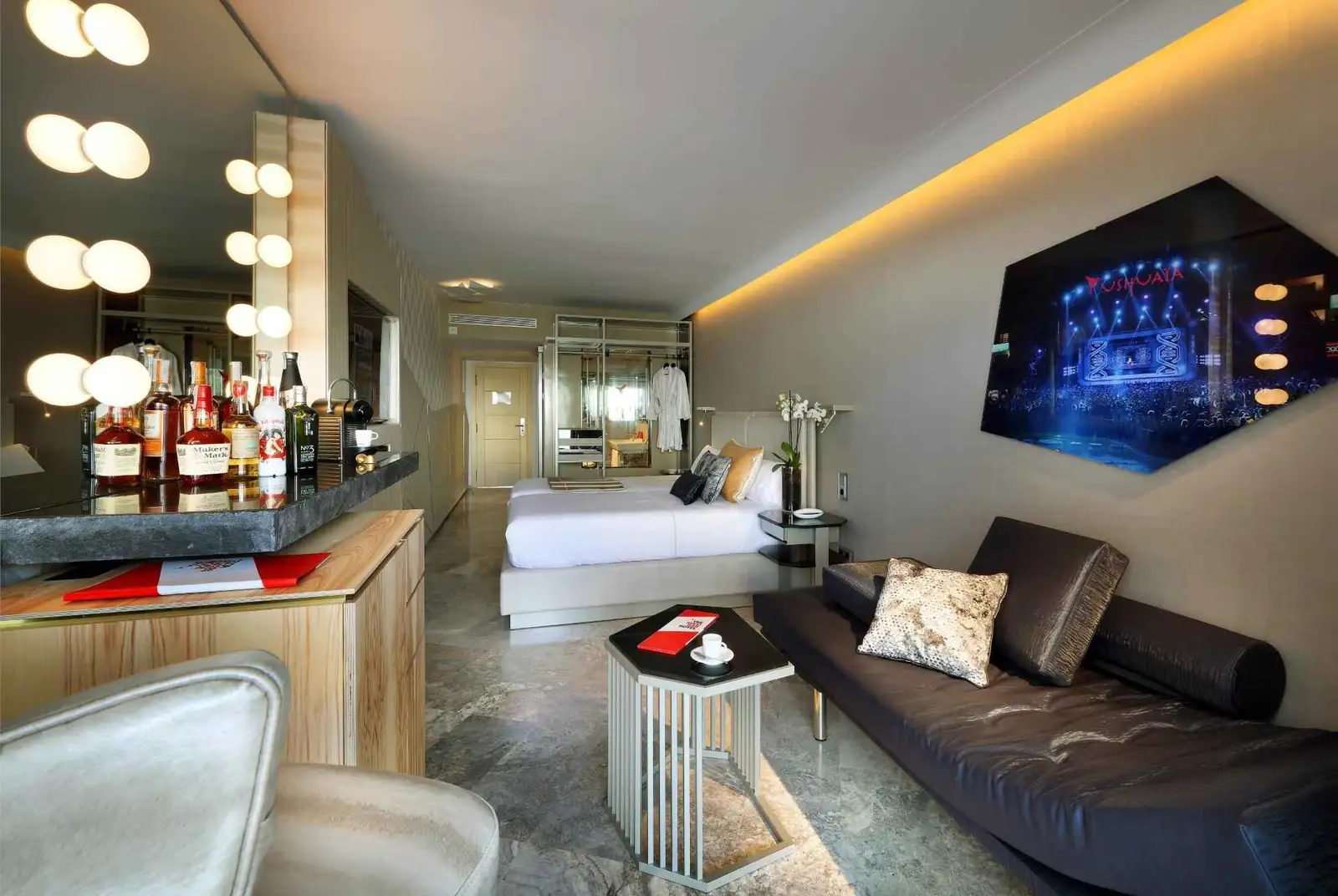 ushuaia-beach-hotel-ibiza-doble-superior-vistas-al-escenario-1