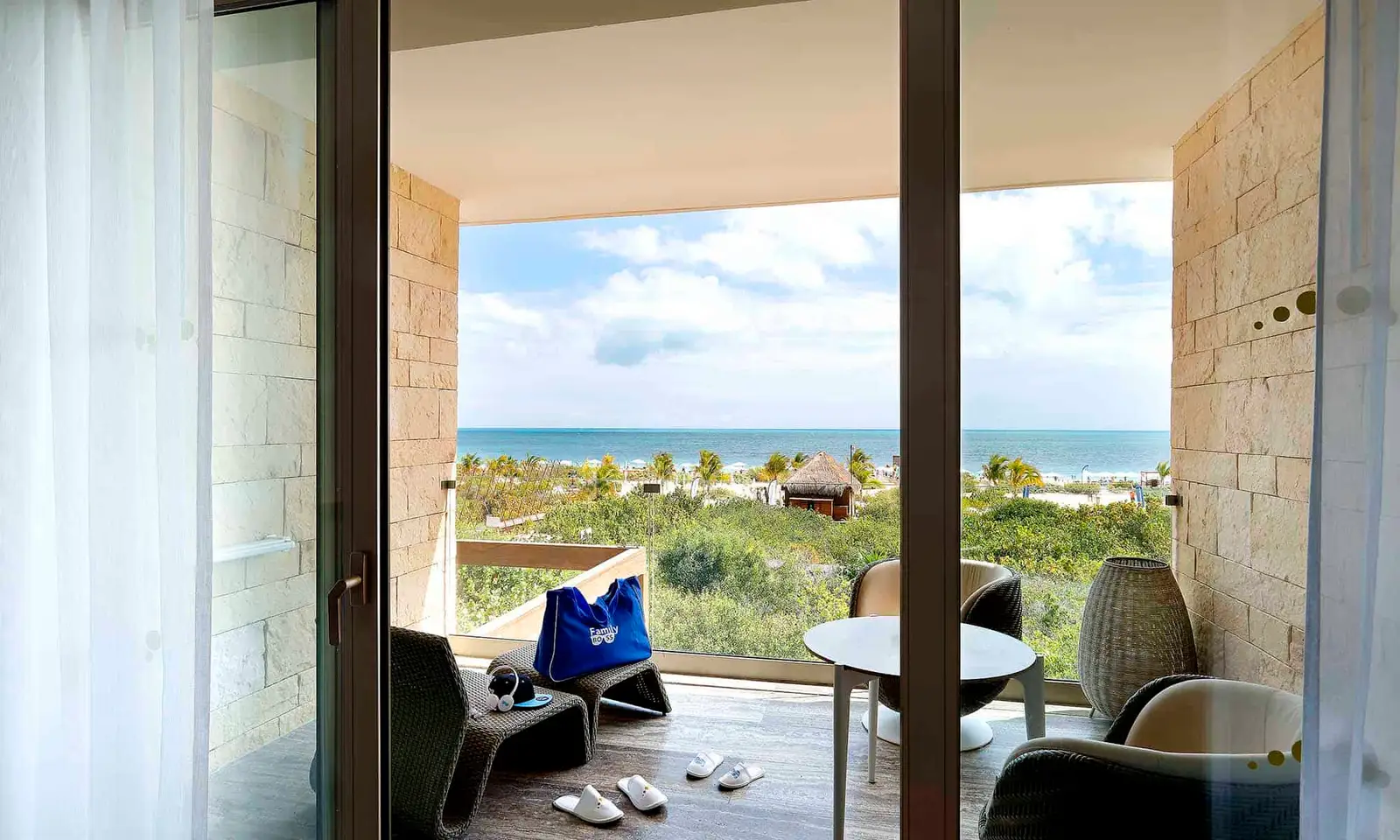 Family-Selection-Grand-Palladium-Costa-Mujeres-Junior-Suite-beachside-panoramic-ocean-view-vista-exterior-2