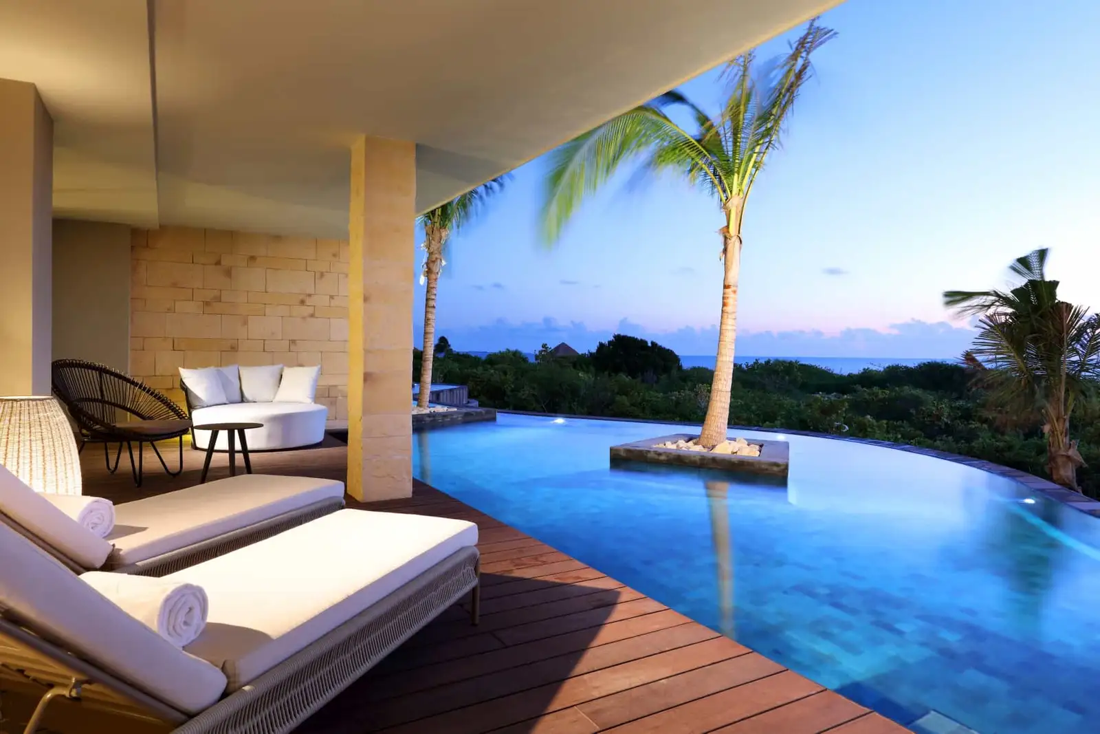 Grand Palladium Costa Mujeres Resort & Spa_Signature Swim Up Beachfront Ocean View10