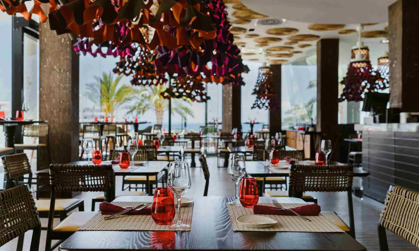 hard-rock-hotel-tenerife-restaurante-suena-chido-mesas