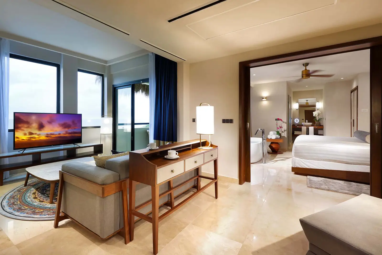 grand-palladium-vallarta-resort-spa-signature-suite-panoramic-ocean-view-5