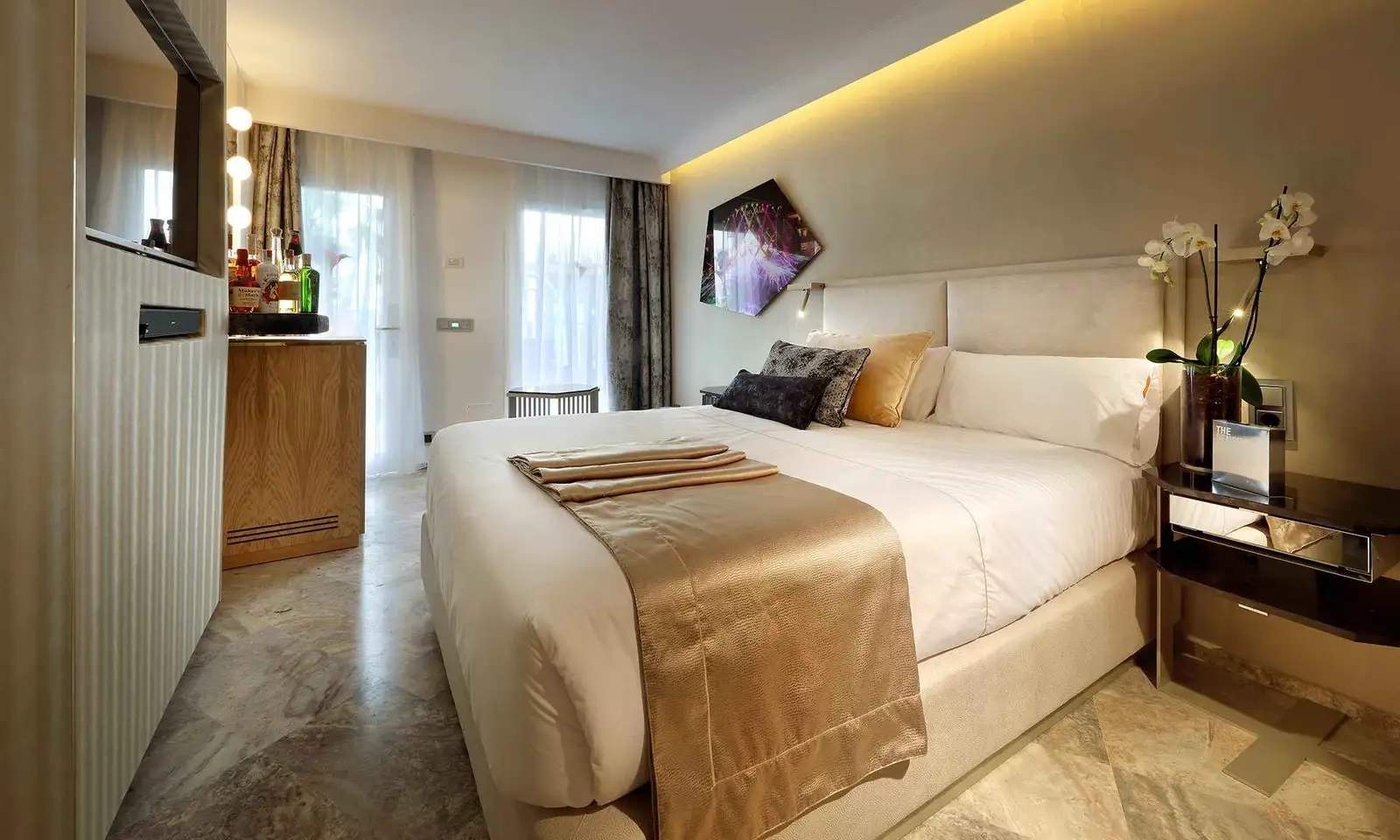 ushuaia-ibiza-beach-hotel-party-all-night-long