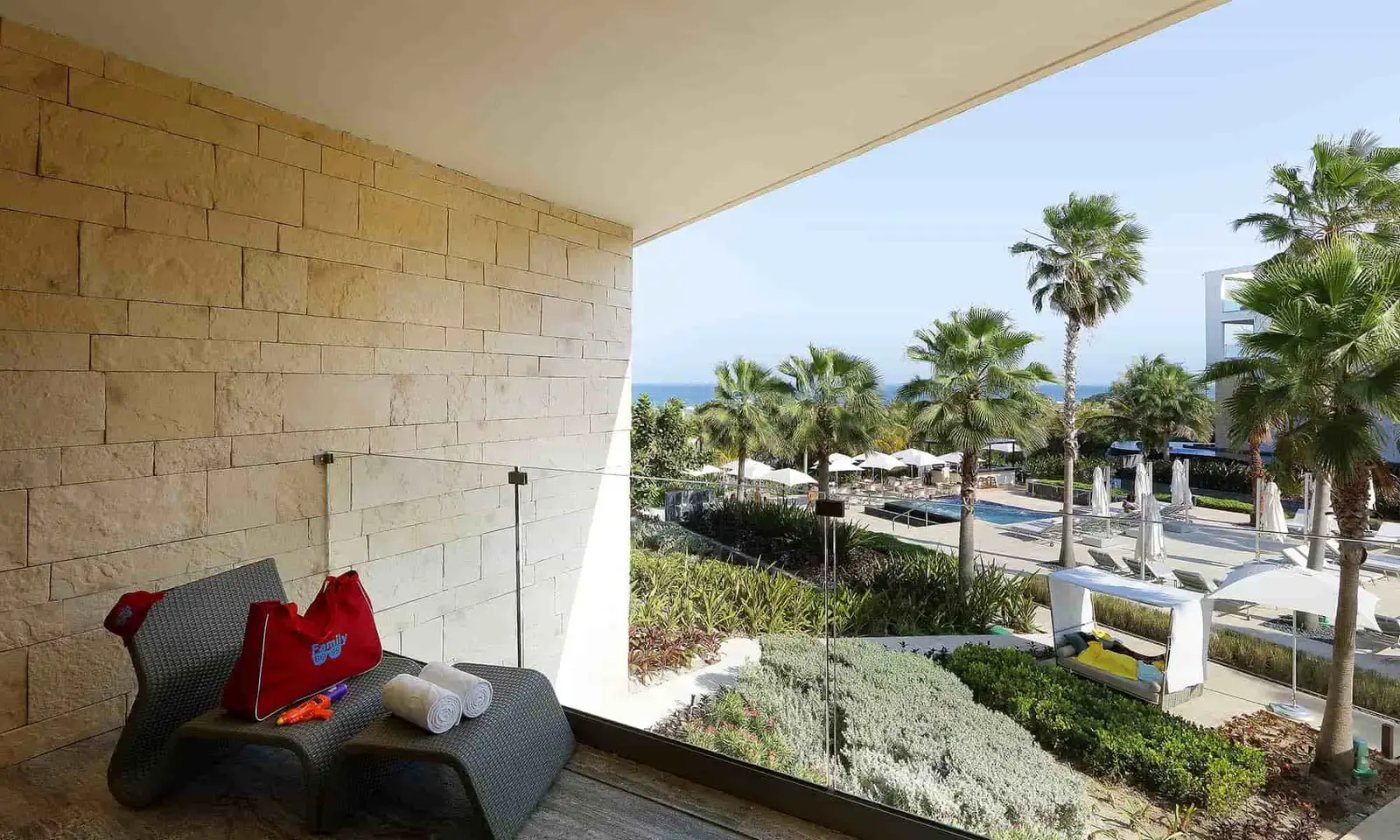 Family-Selection-Grand-Palladium-Costa-Mujeres-Junior-Suite-beachside-ocean-view-vista-exterior-3