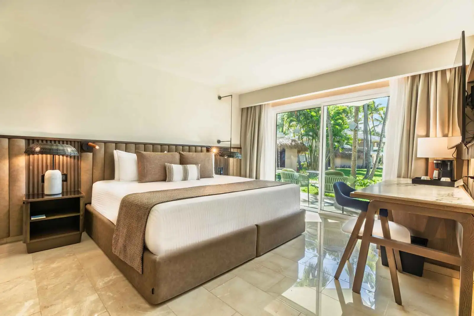 romance suite garden view