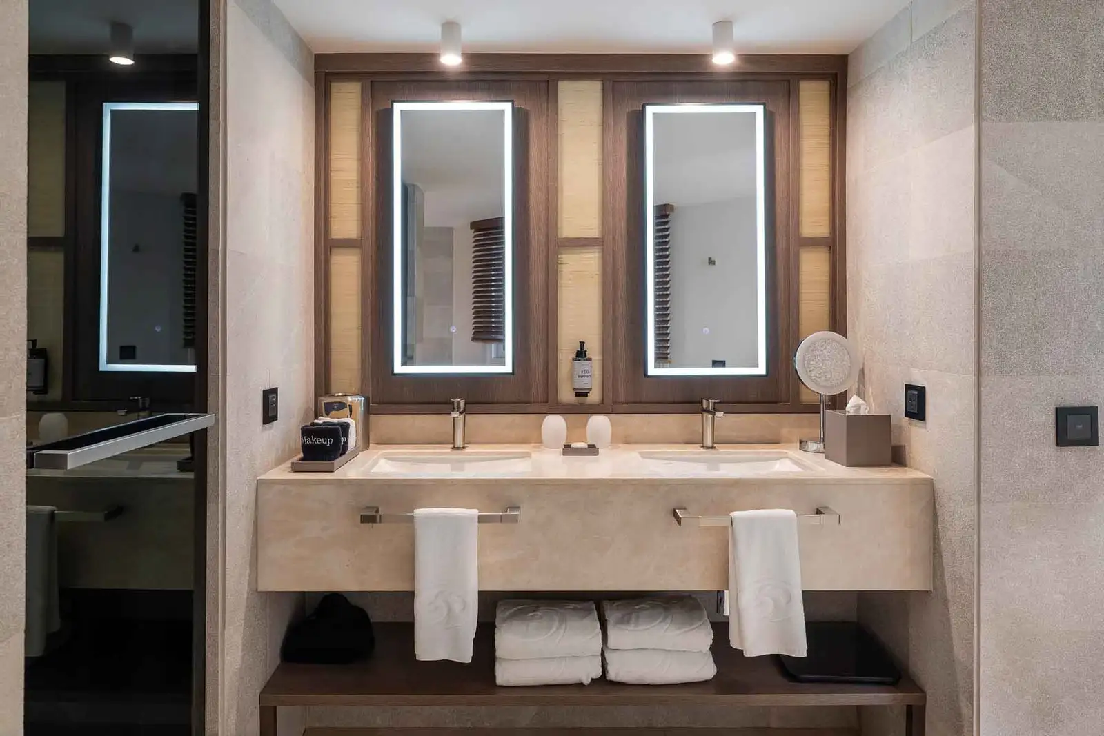 romance-private-pool