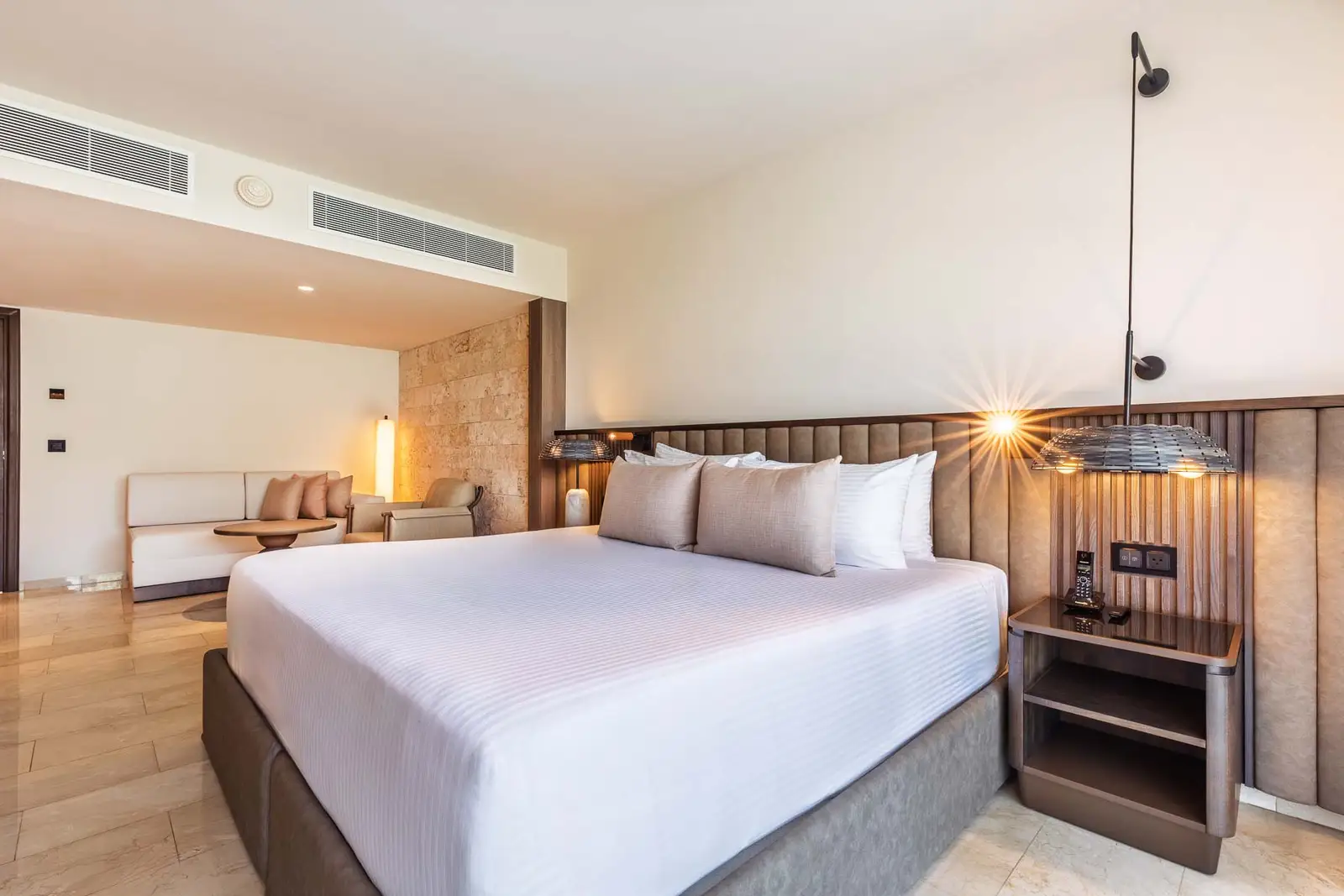 superior-junior-suite-private-pool