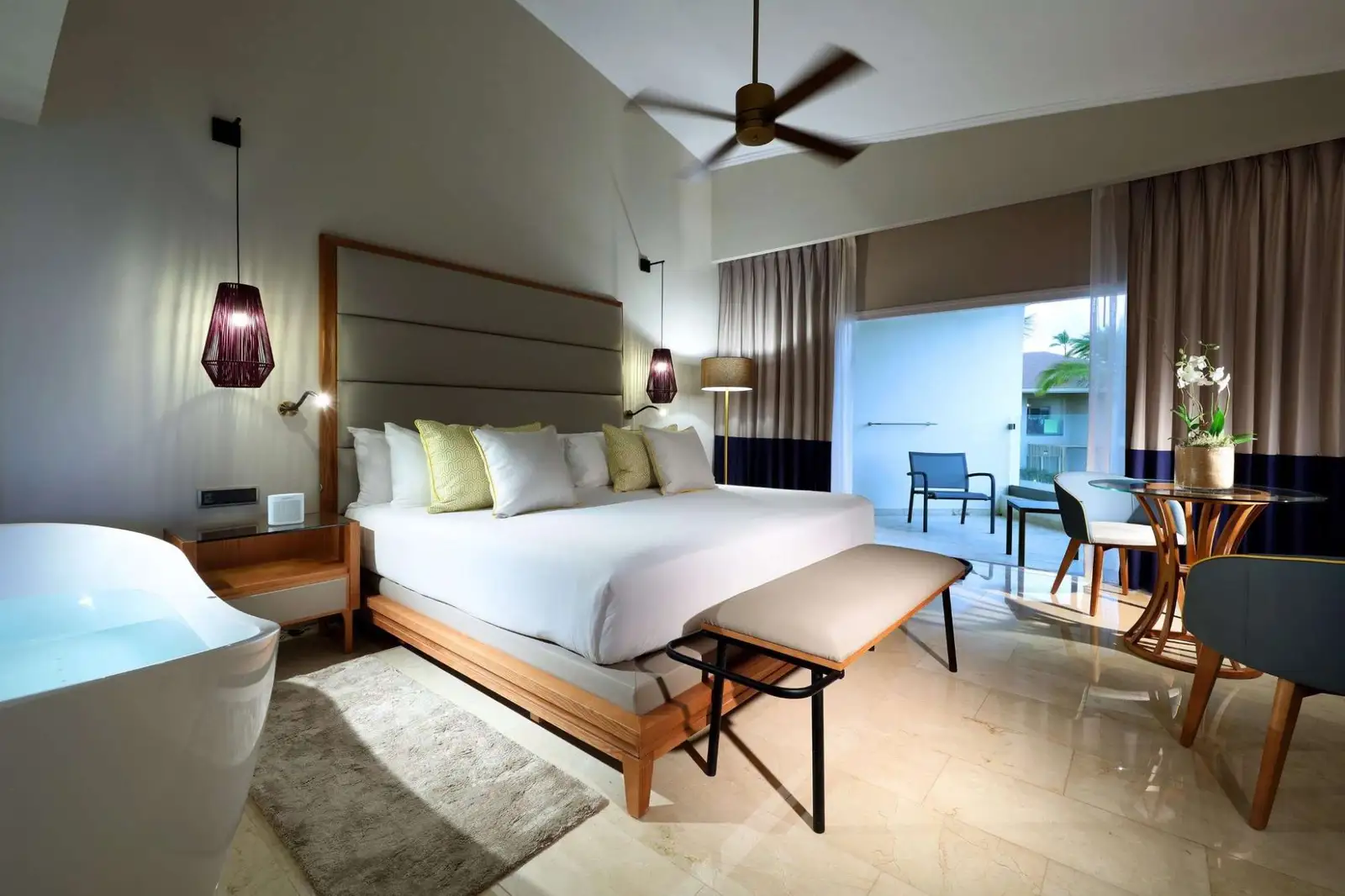 Grand-Palladium-Punta-Cana-Resort-Spa-Premium-Junior-Suite-cama