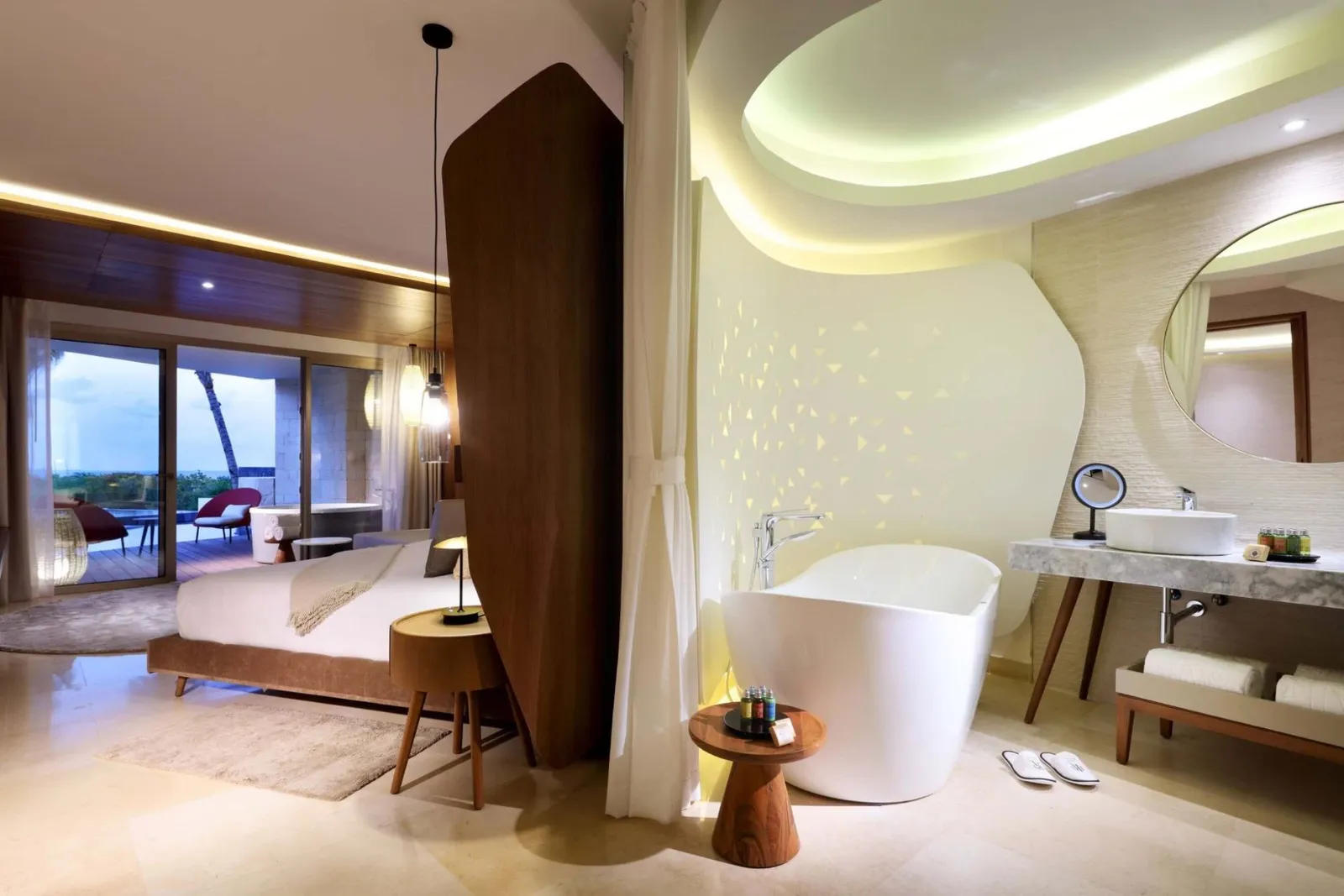 TRS-CORAL-AMBASSADOR-SWIM-UP-BANERA