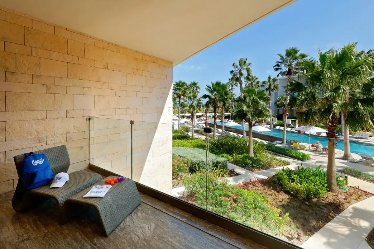 family-selection-junior-suite-beachside.jpg