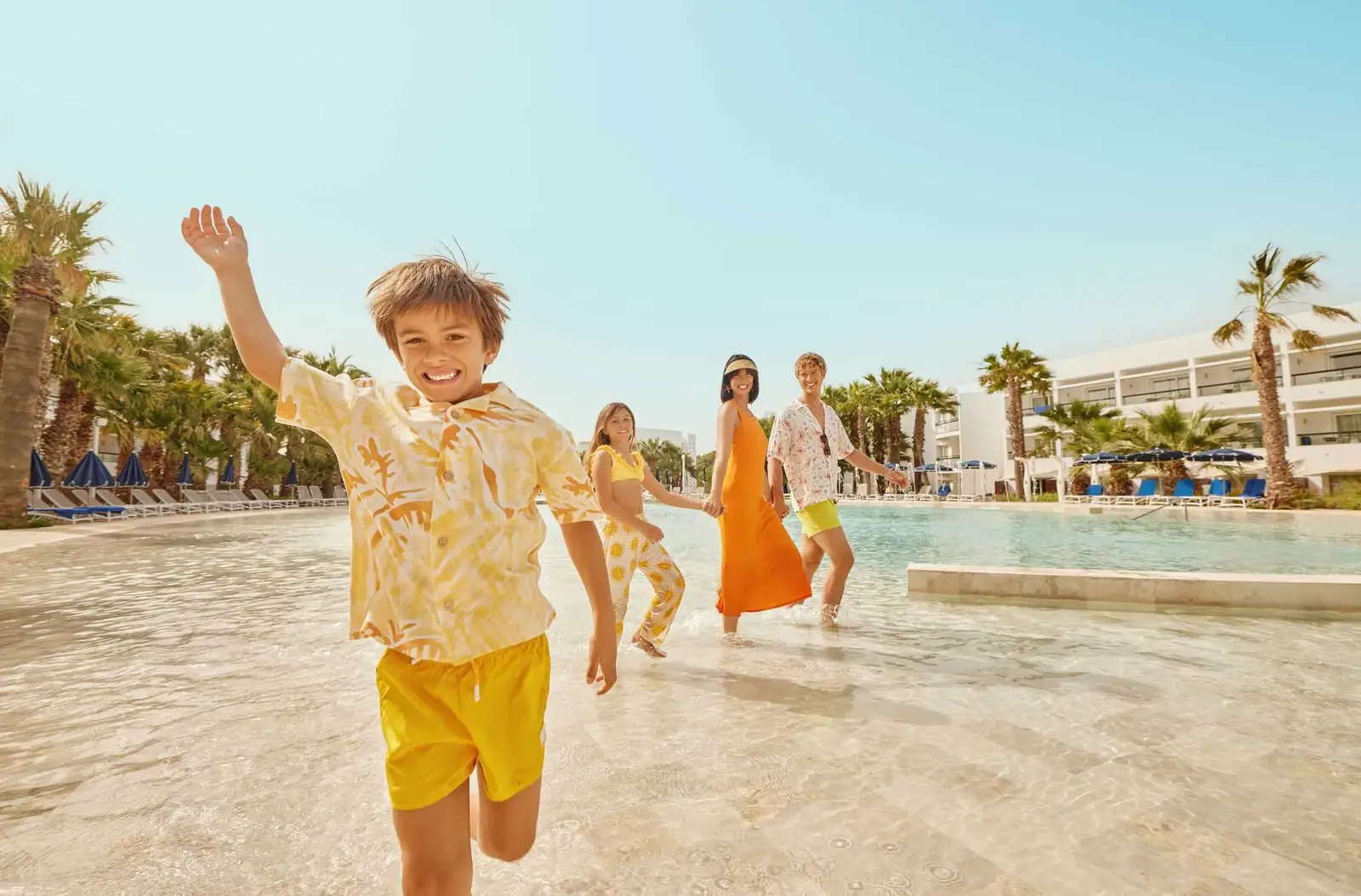 grand-palladium-palace-ibiza-resort-spa-piscinas-ovalada