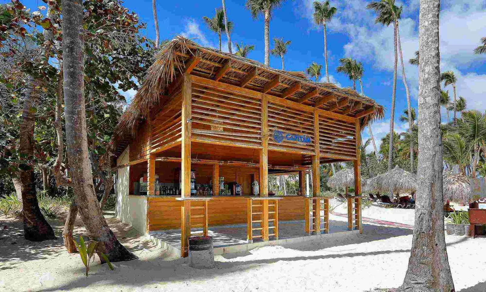 Grand-Palladium-Punta-Cana-BAR-CAPITAN