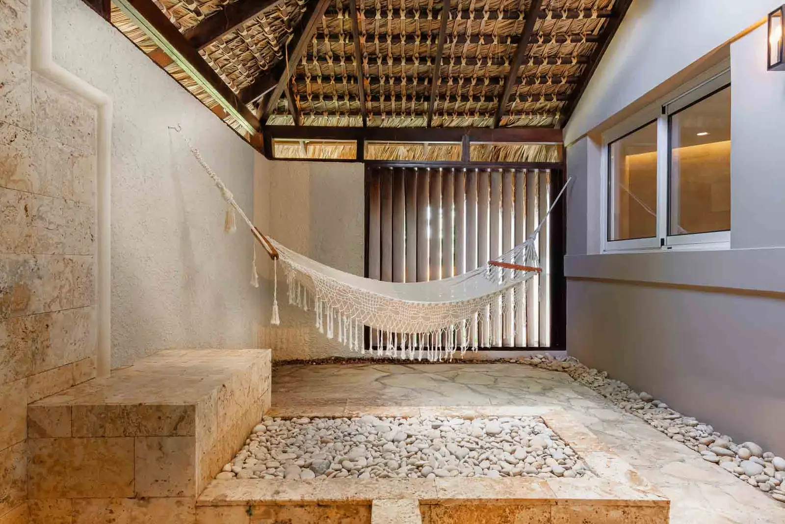 superior-junior-suite-private-pool