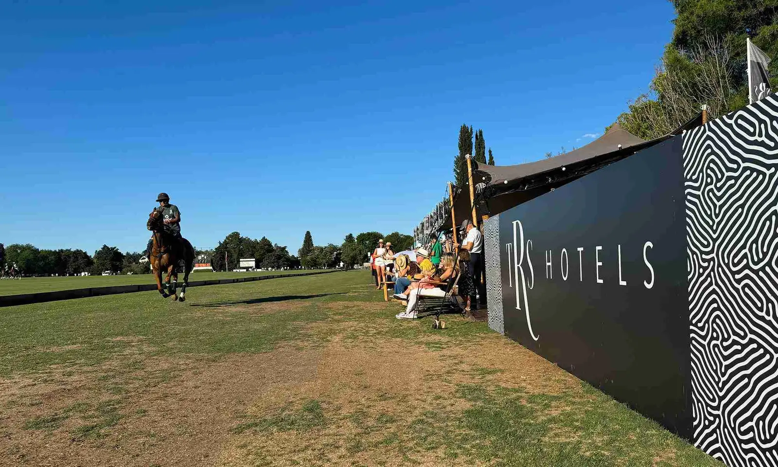 triple-corona-polo-header