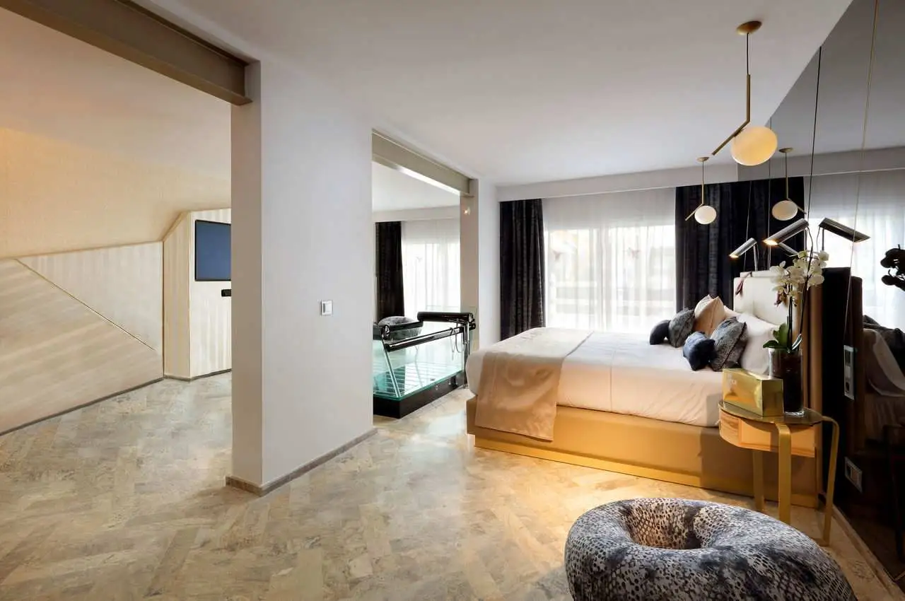 ushuaia-ibiza-beach-hotell-suite-club-2