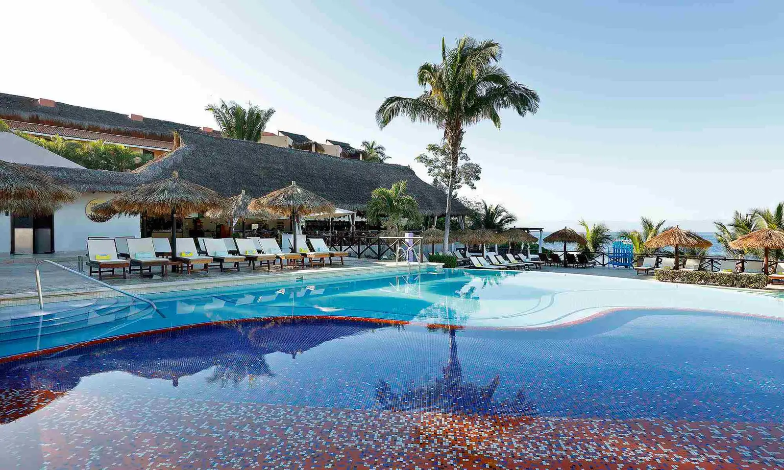 Family Selection at Grand Palladium Vallarta Resort & Spa Piscina