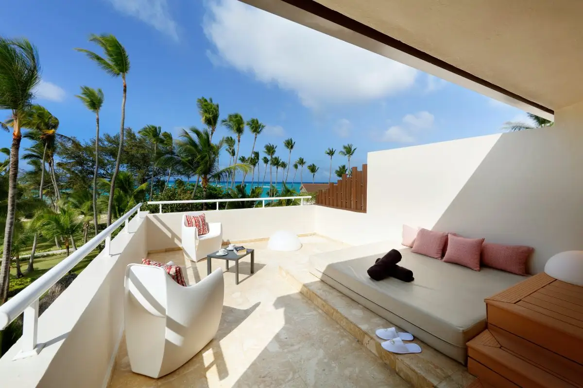 grand_palladium_bavaro_suites_resort_rooftop-jacuzzi-terrace-junior-suite.jpg
