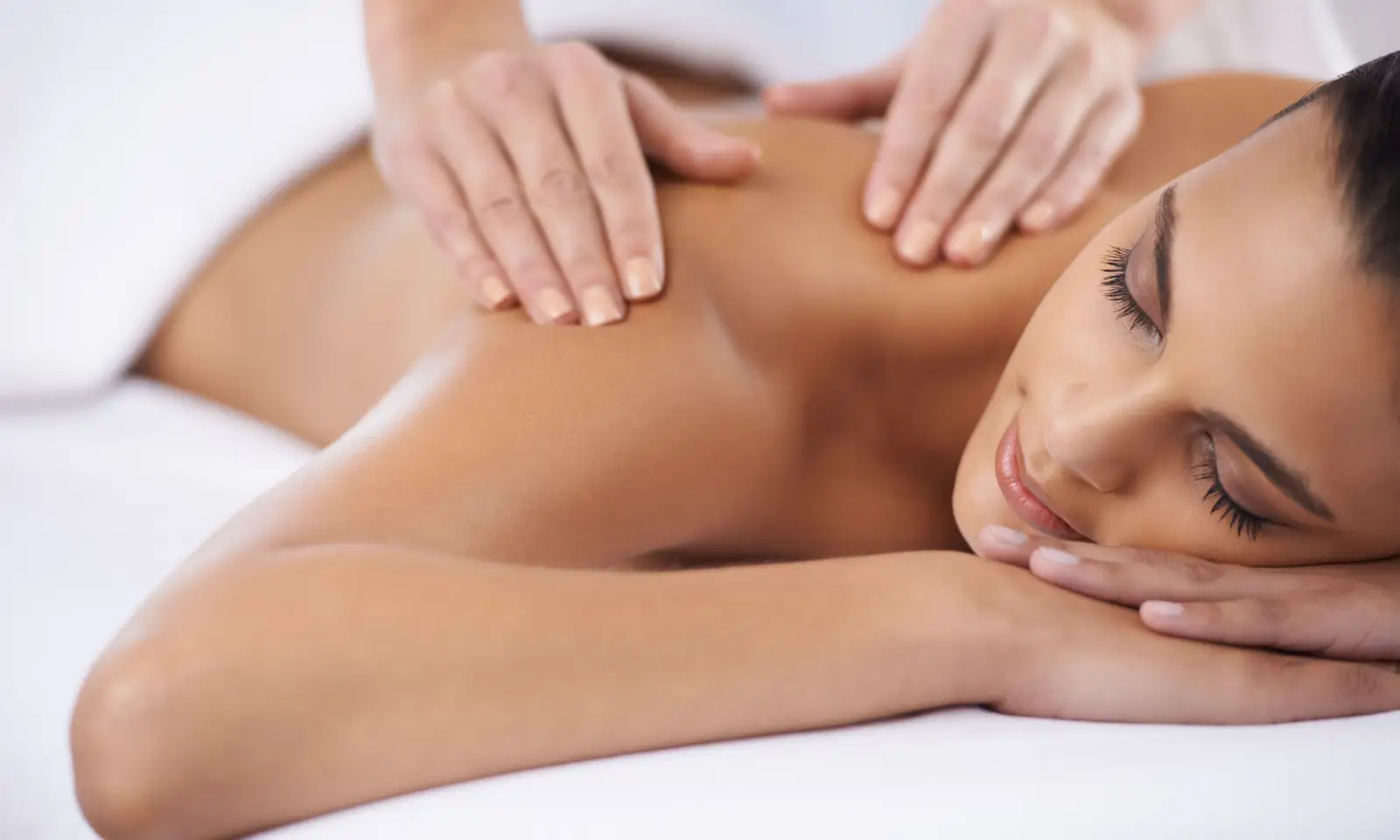 grand-palladium-sicilia-resort-spa-mujer-masaje