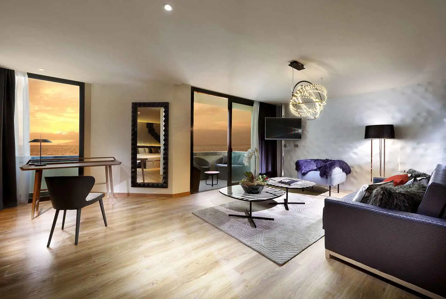 HRHTENERIFE-ROCK_ROYALTY_SUITE-5