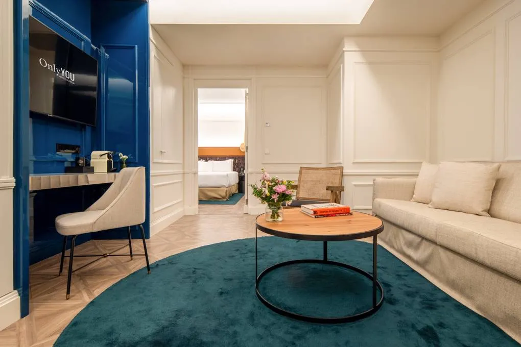 Only-YOU-Hotel_Valencia_Junior_Suite_Deluxe_01