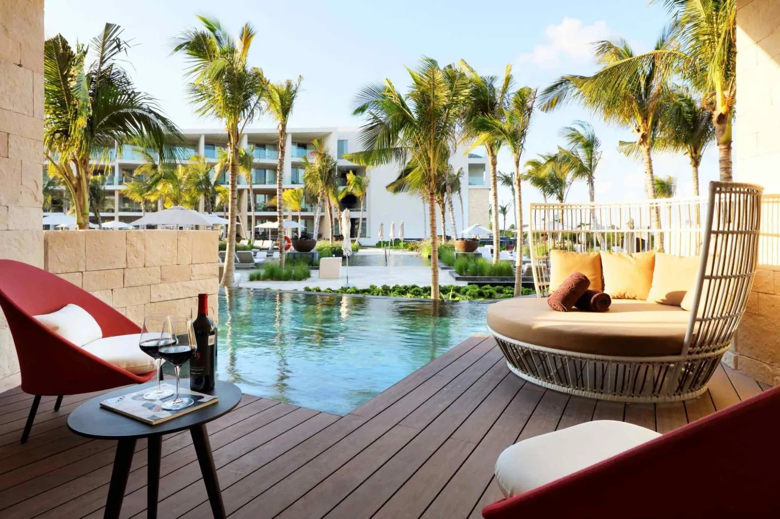 TRS-CORAL-AMBASSADOR-SWIM-UP-TERRAZA