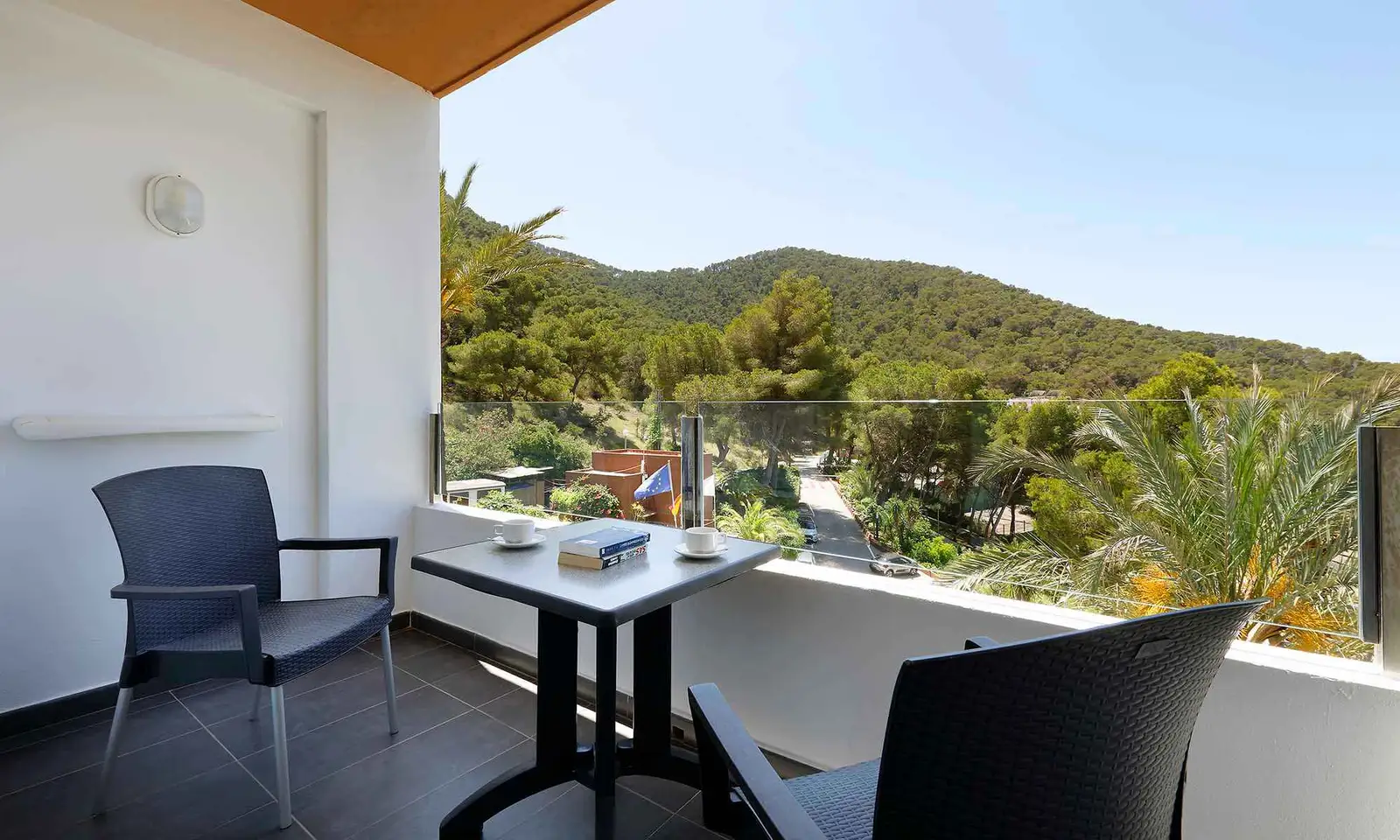 Palladium-Hotel-Cala-LLonga-Deluxe3