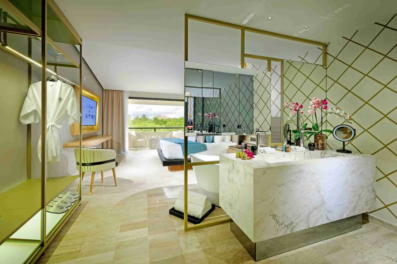 TRS-YUCATAN-HOTEL-Suite-Poolside5