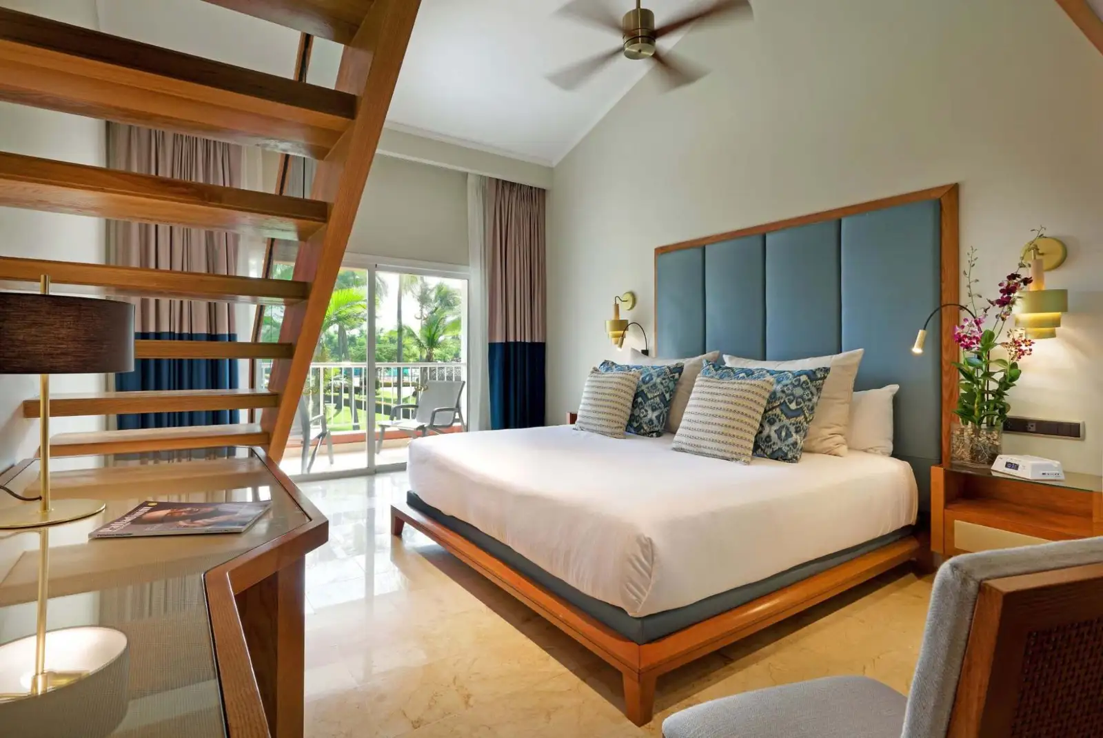 Grand-Palladium-Punta-Cana-Resort-Spa-loft-cama