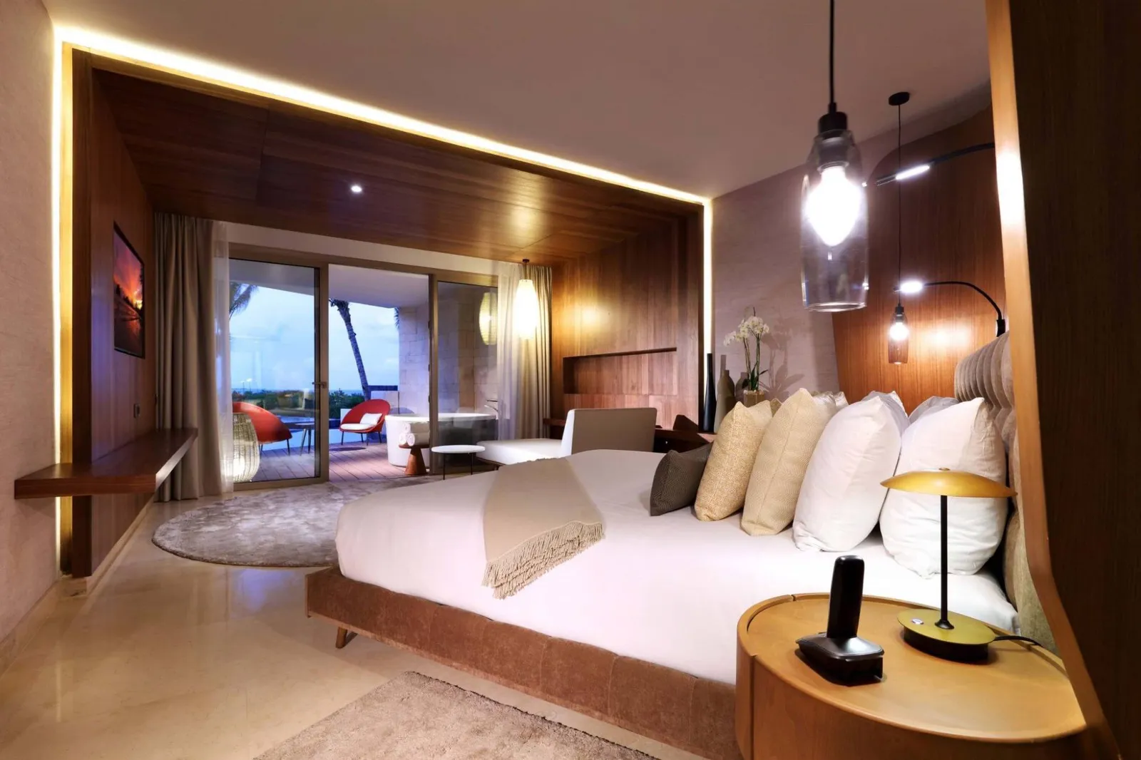 TRS-CORAL-AMBASSADOR-SWIM-UP-CAMA