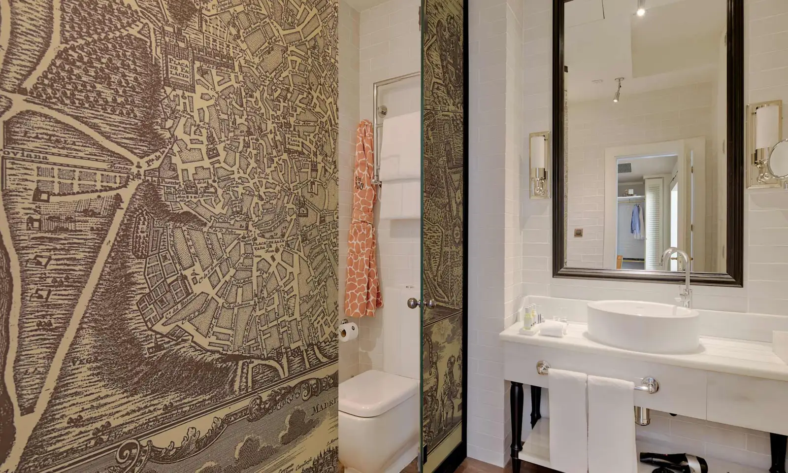 Only-YOU-Boutique-Hotel-Madrid-The-Royal-Blue-Suite3