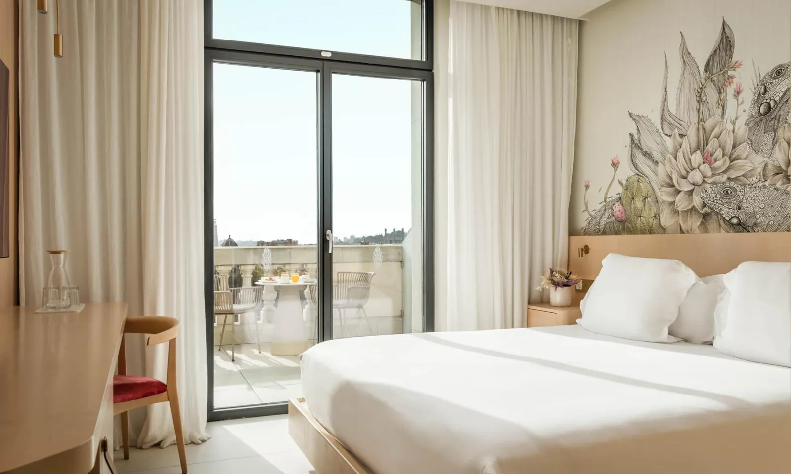 habitacion de lujo con terraza barcelona