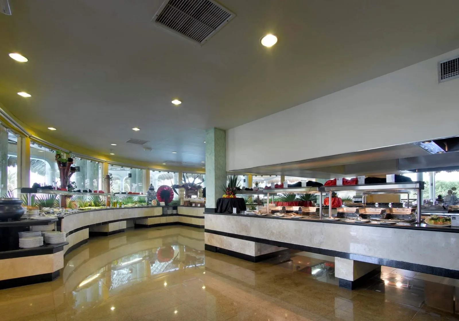 Grand-Palladium-White-Sand-Resort-Spa-la-laguna