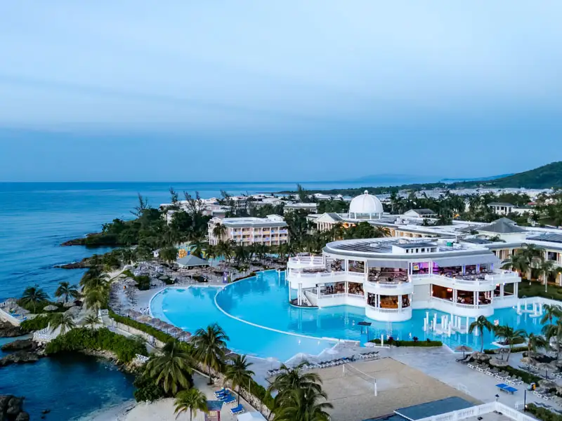 Grand Palladium Lady Hamilton piscina