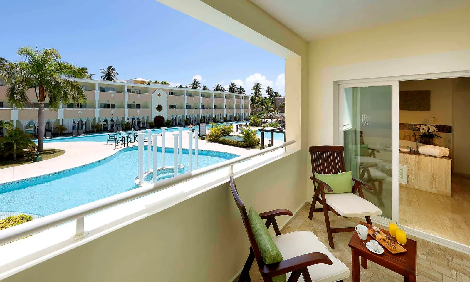 TRS-TURQUESA-ROMANCE-SUITE-POOLSIDE-5519_MG_1962